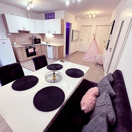 Апартаменты Exclusive Family Apartman Печ Экстерьер фото