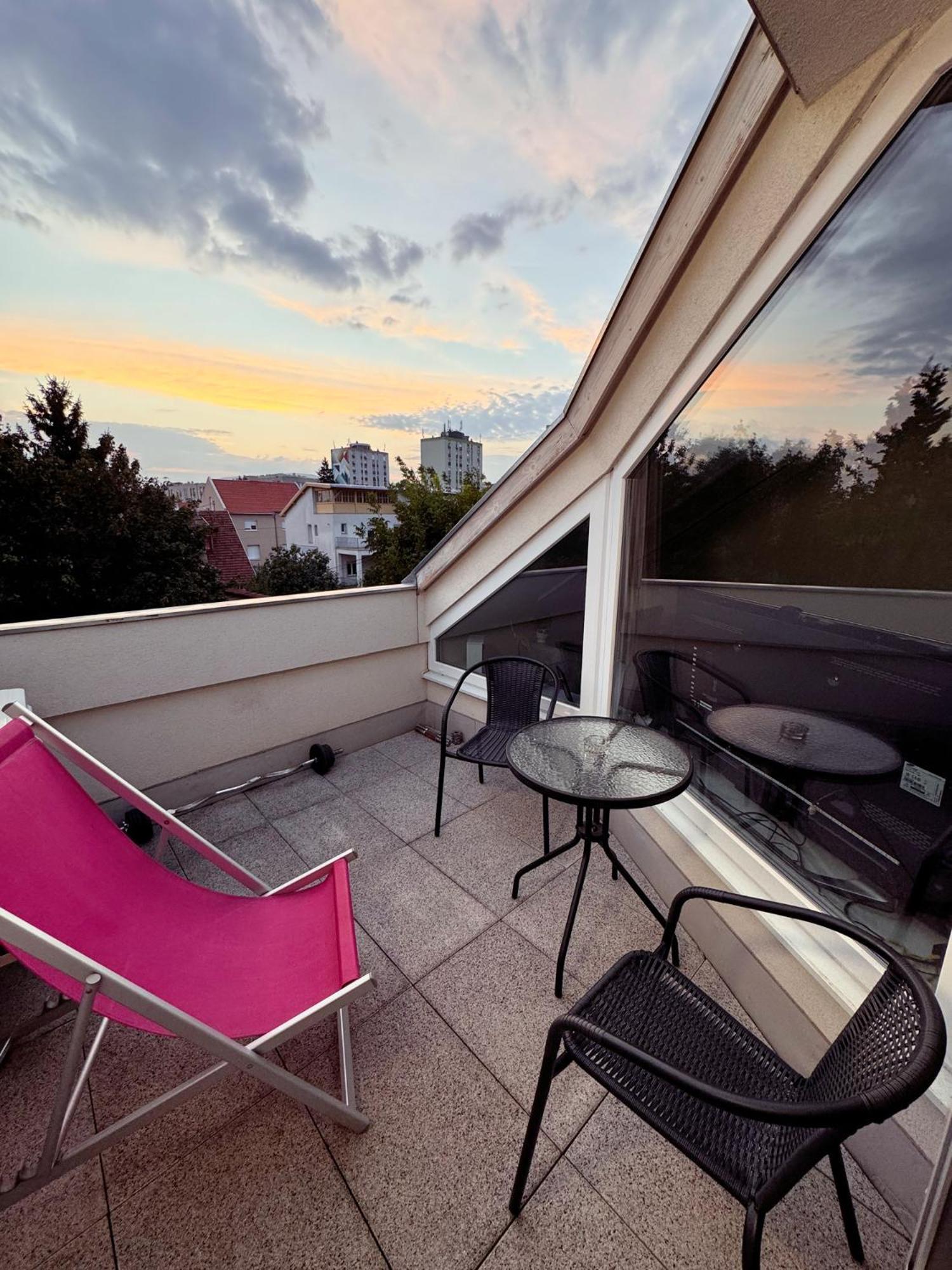 Апартаменты Exclusive Family Apartman Печ Экстерьер фото