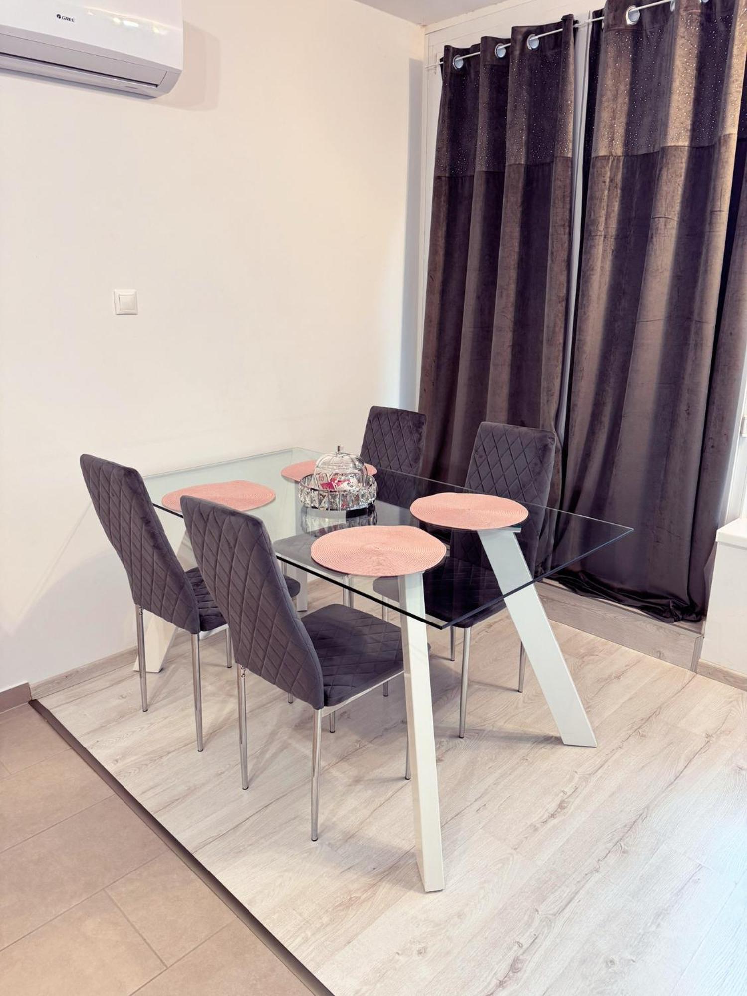 Апартаменты Exclusive Family Apartman Печ Экстерьер фото